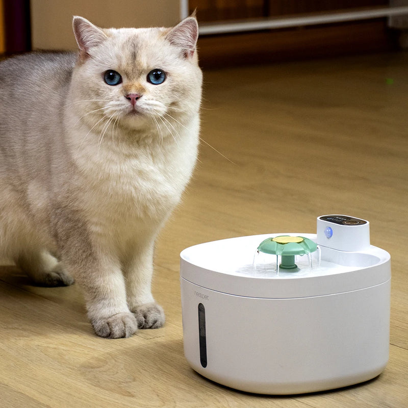Newpet 2.6L Automatic Cat Water Fountain 4000mAh Wireless Pet Drinker USB Recharge Battery & Sensor 2 in 1 Dispenser